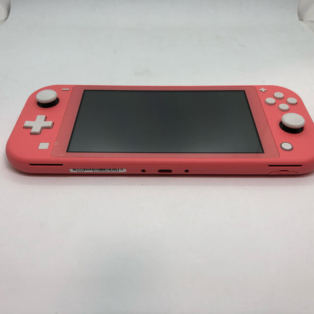 Nintendo Switch(ニンテンドースイッチ)のSwitch Lite （コーラル）本体 エンタメ/ホビーのゲームソフト/ゲーム機本体(携帯用ゲーム機本体)の商品写真