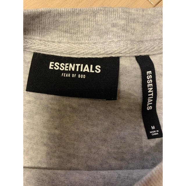 FEAR OF GOD(フィアオブゴッド)のfear of god essentials Los Angeles TシャツM メンズのトップス(Tシャツ/カットソー(半袖/袖なし))の商品写真