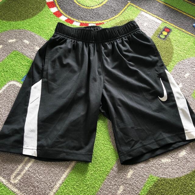 NIKE(ナイキ)のナイキ 短パン 130〜140センチ キッズ/ベビー/マタニティのキッズ服男の子用(90cm~)(パンツ/スパッツ)の商品写真