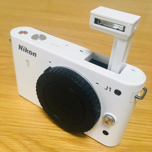 Nikon(ニコン)のさぶくん様専用＊Nikon NIKON 1 J1 Wズームキット スマホ/家電/カメラのカメラ(ミラーレス一眼)の商品写真