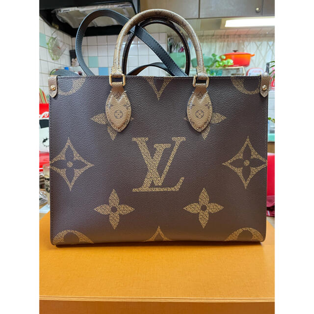 LOUIS VUITTON(ルイヴィトン)の　専用です❗️❗️ルイヴィトン オンザゴーMM   レディースのバッグ(ハンドバッグ)の商品写真