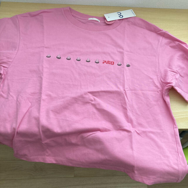 GU(ジーユー)のアポロ　いちご　チョコ　Tシャツ　カットソー　ピンク　GU 明治 レディースのトップス(Tシャツ(半袖/袖なし))の商品写真