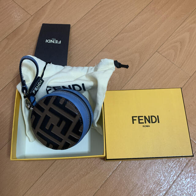 FENDI(フェンディ)の【美伴様専用】FENDI ズッカ柄　新品未使用 レディースのファッション小物(コインケース)の商品写真