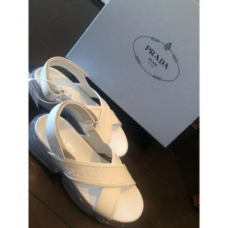 プラダ(PRADA)のPRADA クラウドバスト サンダル レザー 白(サンダル)