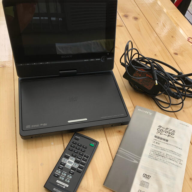 SONY(ソニー)のSONY ポータブルDVD/CDプレーヤー スマホ/家電/カメラのオーディオ機器(ポータブルプレーヤー)の商品写真