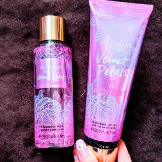 ヴィクトリアズシークレット(Victoria's Secret)の大人気下着ブランド❤ヴィクトリアシークレット✨ボディクリームとミストのセット(ボディクリーム)