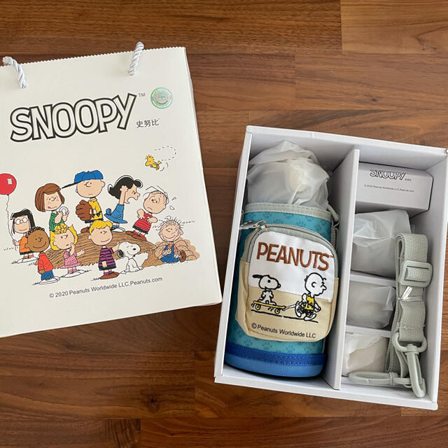 SNOOPY(スヌーピー)の新品　未使用　スヌーピー    水筒　600㎖　3way キッズ/ベビー/マタニティの授乳/お食事用品(水筒)の商品写真