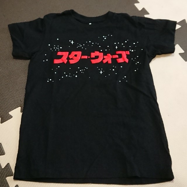 UNIQLO(ユニクロ)のユニクロ スターウォーズTシャツ  140 キッズ/ベビー/マタニティのキッズ服男の子用(90cm~)(Tシャツ/カットソー)の商品写真