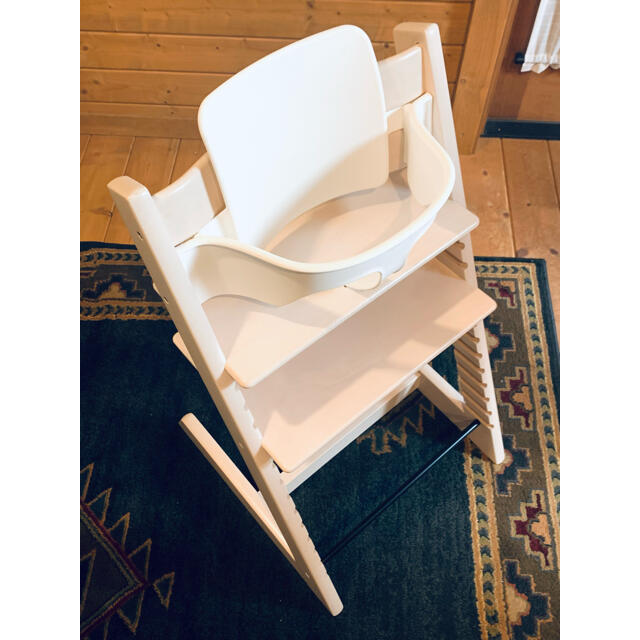 Stokke(ストッケ)の【美品・おまけ付き・超人気色】（238）ストッケ トリップトラップS/N4 キッズ/ベビー/マタニティの寝具/家具(その他)の商品写真