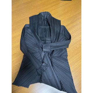 イッセイミヤケ(ISSEY MIYAKE)のカーディガン(カーディガン)