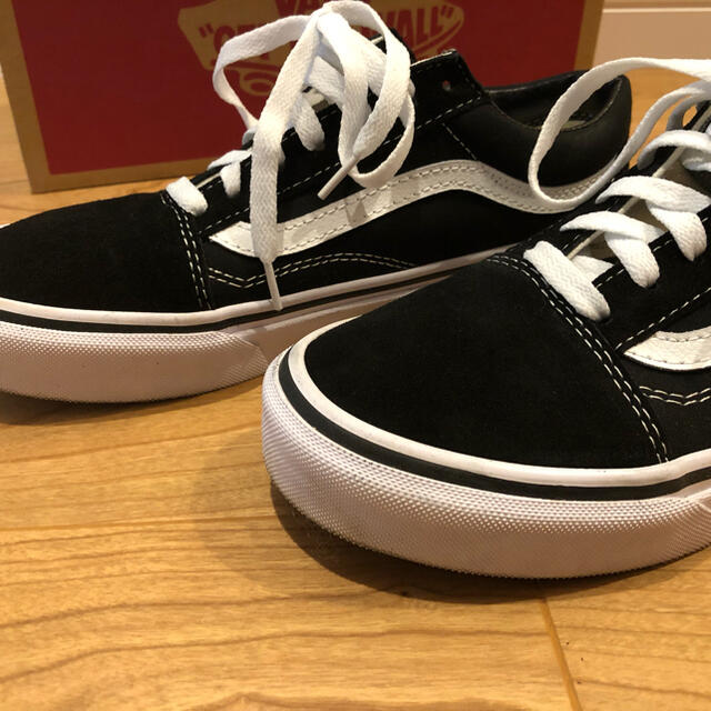 VANS(ヴァンズ)のvans oldskool ヴァンズ　オールドスクール　24.5cm レディースの靴/シューズ(スニーカー)の商品写真