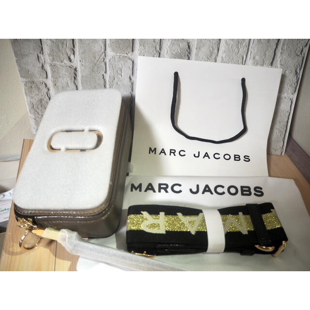 【新品】MARC JACOBS スナップショット　ショルダーバッグ