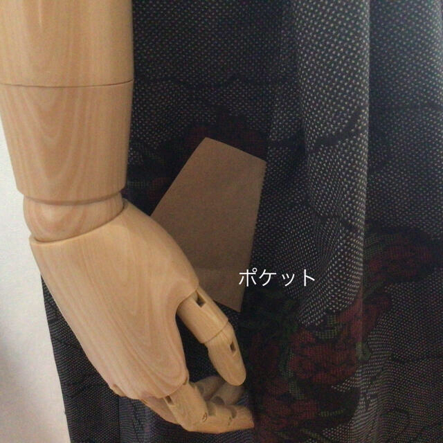 大島紬　リメイク　ワンピース　ケープ袖　ポケット付き レディースのワンピース(ロングワンピース/マキシワンピース)の商品写真