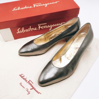 サルヴァトーレフェラガモ(Salvatore Ferragamo)のサルヴァトーレフェラガモ シルバー パンプス RIO 22.5cm 未使用品(ハイヒール/パンプス)