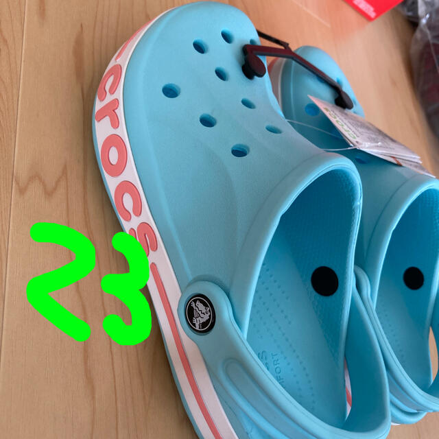 crocs(クロックス)のラス6  23 クロックバンド　パステルカラー　水色 レディースの靴/シューズ(サンダル)の商品写真