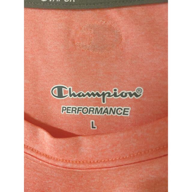 Champion(チャンピオン)のチャンピオン　オレンジトップス レディースのトップス(Tシャツ(半袖/袖なし))の商品写真