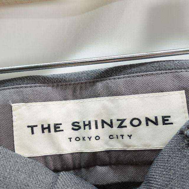 Shinzone(シンゾーン)のTHE SHINZONE　パンツ　レディース　グレー レディースのパンツ(ワークパンツ/カーゴパンツ)の商品写真