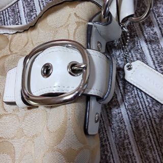 COACH - COACH コーチショルダーバック ホワイト&ベージュの通販 by さ ...