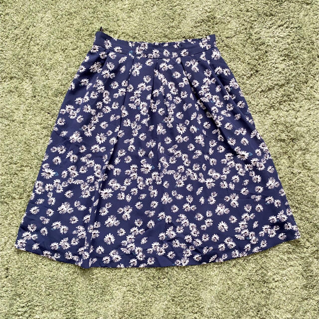 INDEX(インデックス)のデイジー柄♡タックフレアスカート レディースのスカート(ひざ丈スカート)の商品写真
