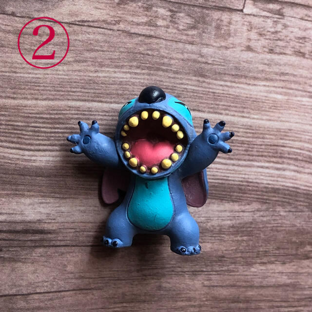 STITCH(スティッチ)のガチャポン　スティッチ　プチフィギュア2体セット エンタメ/ホビーのおもちゃ/ぬいぐるみ(キャラクターグッズ)の商品写真