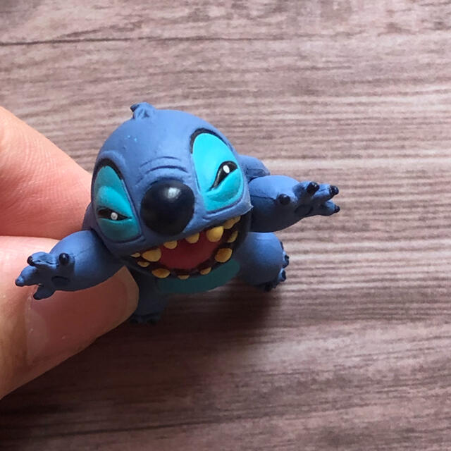 STITCH(スティッチ)のガチャポン　スティッチ　プチフィギュア2体セット エンタメ/ホビーのおもちゃ/ぬいぐるみ(キャラクターグッズ)の商品写真