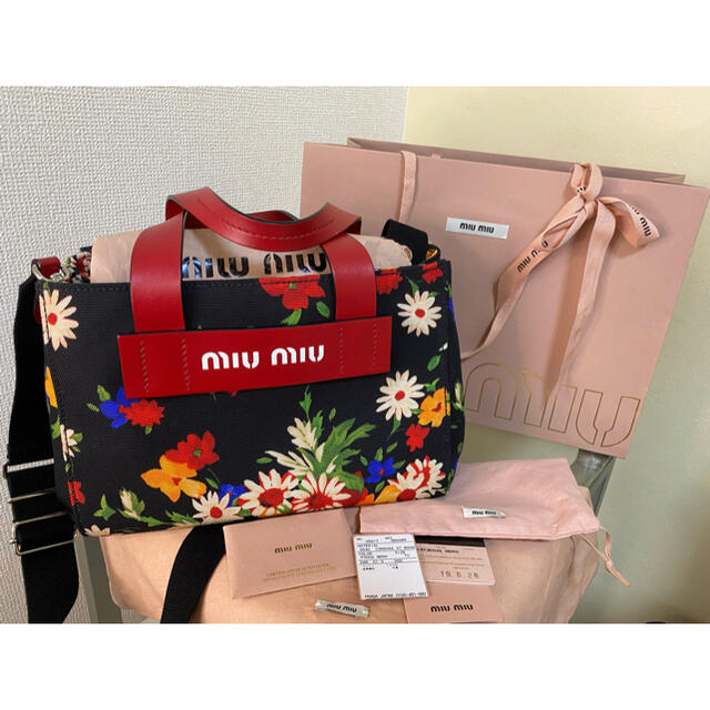 値引きする  miumiu - 極美品♡日本限定品　カナパトート　フラワーブーケ 7月までの出品 トートバッグ