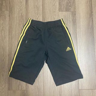 アディダス(adidas)のadidasハーフパンツ(ショートパンツ)