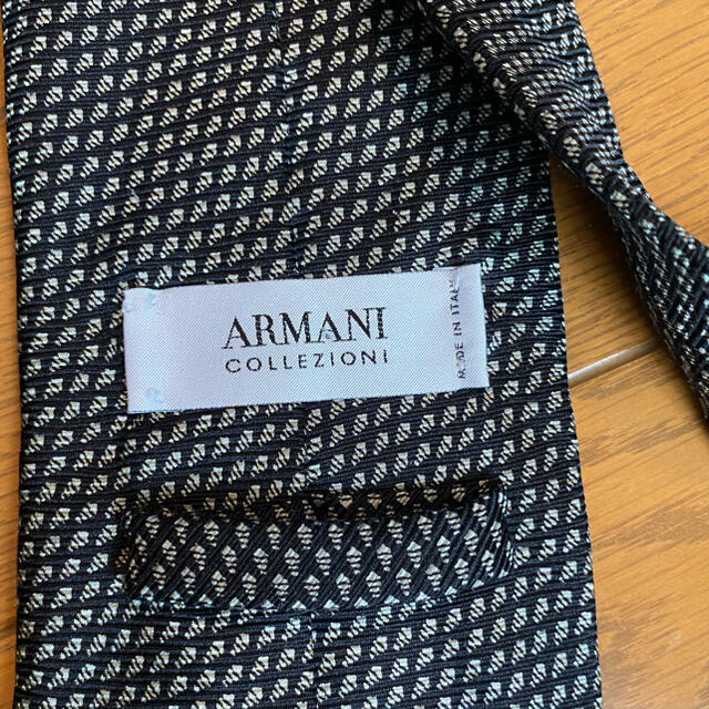 Giorgio Armani(ジョルジオアルマーニ)のアルマーニ　黒　シルバー　ネクタイ メンズのファッション小物(ネクタイ)の商品写真