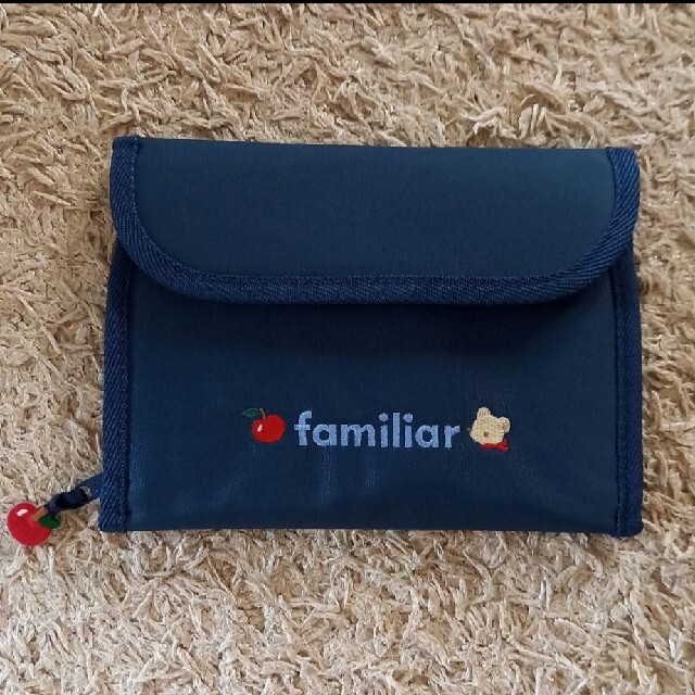 familiar(ファミリア)のぴーたくん様専用です♪美品！familiar　母子手帳ケース キッズ/ベビー/マタニティのマタニティ(母子手帳ケース)の商品写真