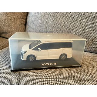 トヨタ(トヨタ)のミニカー非売品♡TOYOTA VOXY(ミニカー)