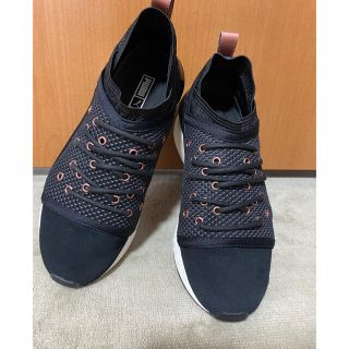 プーマ(PUMA)のスニーカー(スニーカー)