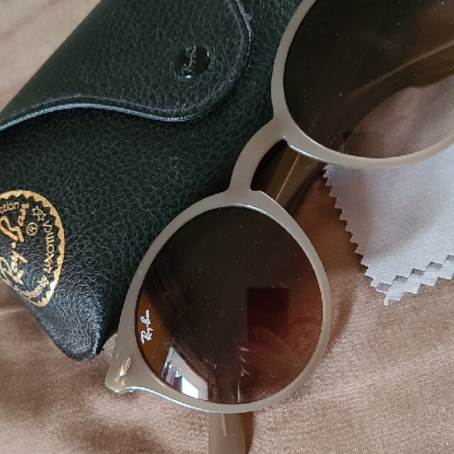 Ray-Ban(レイバン)のRay-Ban　レイバン　サングラス レディースのファッション小物(サングラス/メガネ)の商品写真