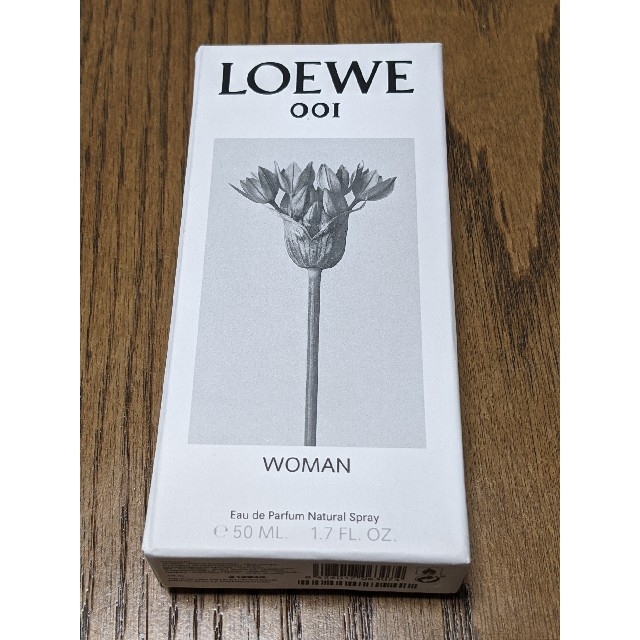 LOEWE(ロエベ)のLOEWE 001 オードゥ パルファン  ロエベ 001 50ml コスメ/美容の香水(香水(女性用))の商品写真