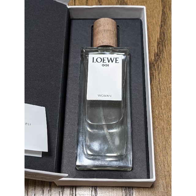 LOEWE(ロエベ)のLOEWE 001 オードゥ パルファン  ロエベ 001 50ml コスメ/美容の香水(香水(女性用))の商品写真