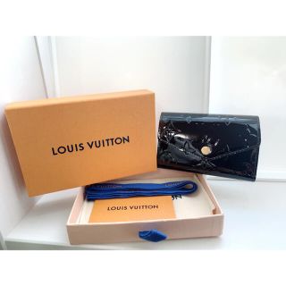 ルイヴィトン(LOUIS VUITTON)のルイヴィトン キーケース ヴェルニ ミュルティクレ6(キーケース)