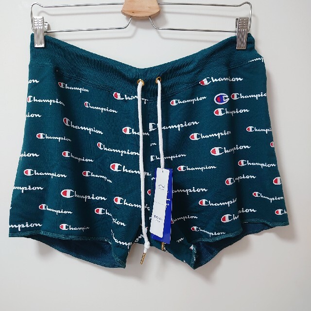 Champion(チャンピオン)の■新品未使用■champion  総柄 ショートパンツ   レディースのパンツ(ショートパンツ)の商品写真