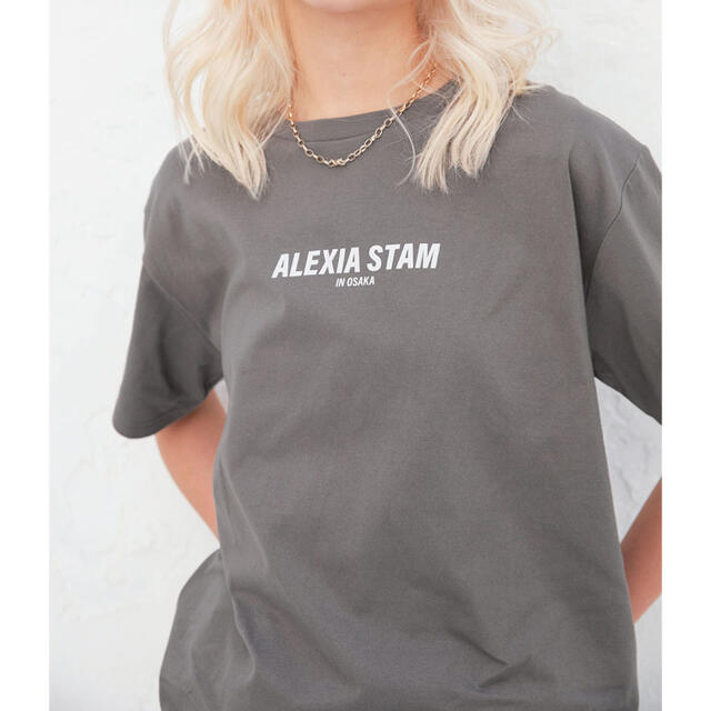 ALEXIA STAM(アリシアスタン)のFront Logo Tee Charcoal レディースのトップス(Tシャツ(半袖/袖なし))の商品写真
