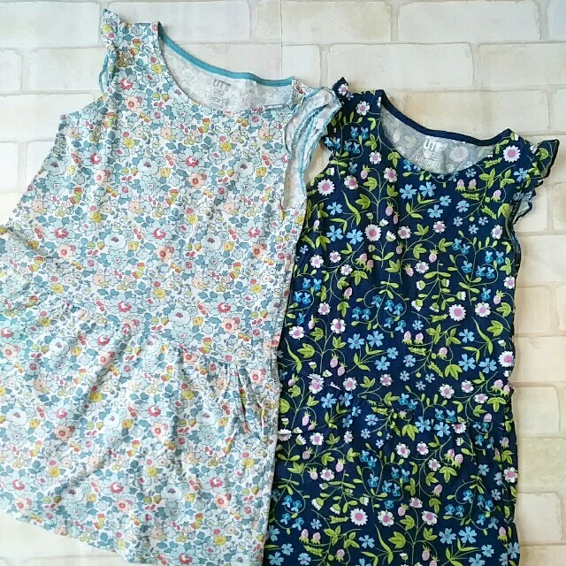 ユニクロ×リバティ　ワンピース　130　２点セット キッズ/ベビー/マタニティのキッズ服女の子用(90cm~)(ワンピース)の商品写真