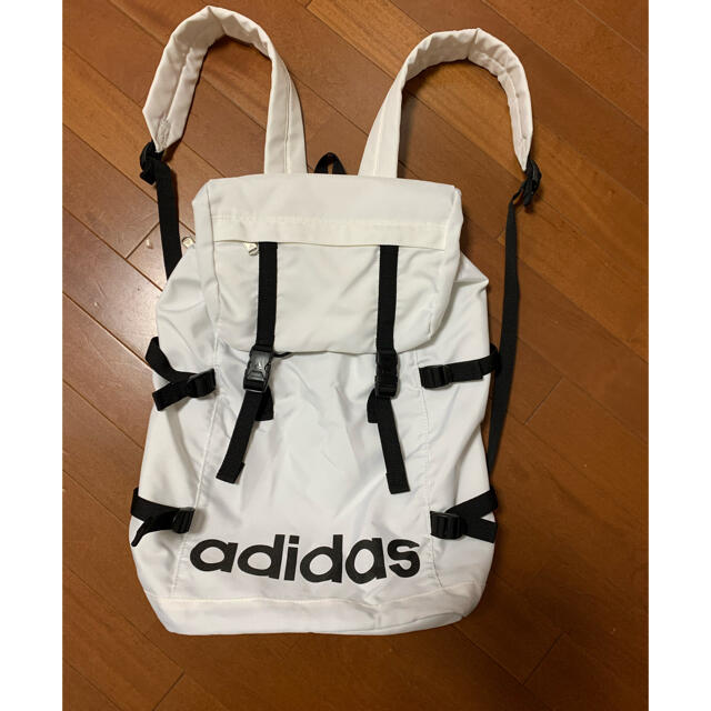 adidas(アディダス)のadidasリュック白 ☆値下げしました☆ レディースのバッグ(リュック/バックパック)の商品写真