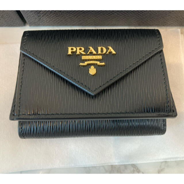 PRADA(プラダ)の【新品未使用】プラダPRADA ミニウォレット 黒 レディースのファッション小物(財布)の商品写真