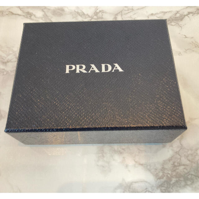 PRADA(プラダ)の【新品未使用】プラダPRADA ミニウォレット 黒 レディースのファッション小物(財布)の商品写真