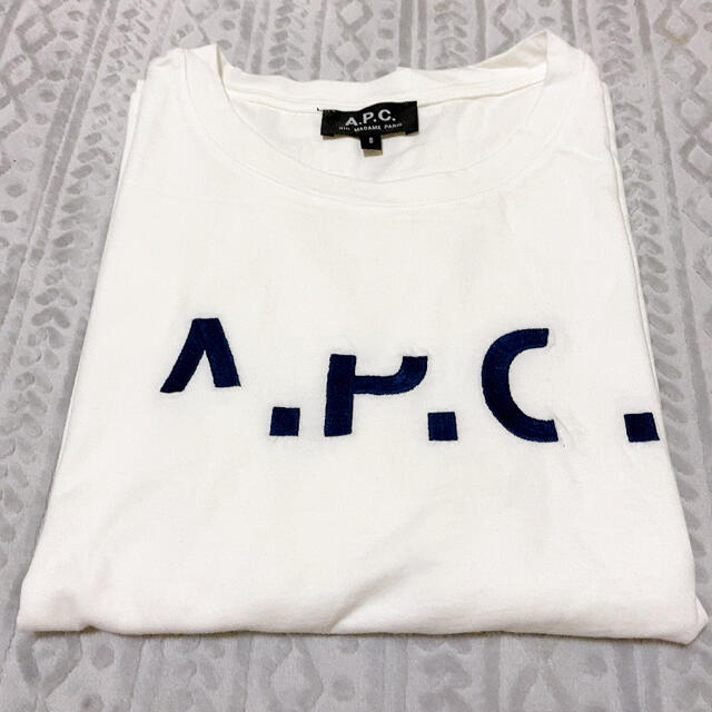 A.P.C(アーペーセー)のロゴTシャツ　Ｓサイズ レディースのトップス(Tシャツ(半袖/袖なし))の商品写真