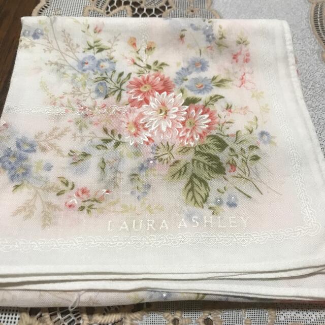 LAURA ASHLEY(ローラアシュレイ)のハンカチ3枚セット レディースのファッション小物(ハンカチ)の商品写真