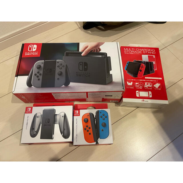 Switch本体とコントローラー付