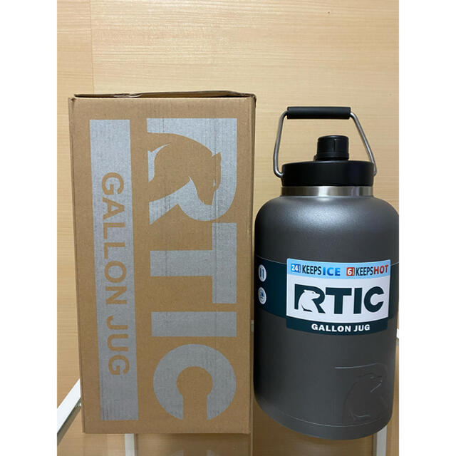 THERMOS(サーモス)のRTIC GALLON JUG 3.8L アールティック　ワンガロンジャグ スポーツ/アウトドアのアウトドア(食器)の商品写真