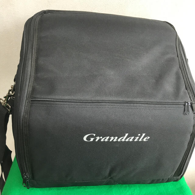 grandaile.tombo.ＧＴ32未使用デモアコ、新品入手不可、傷極小 楽器の鍵盤楽器(アコーディオン)の商品写真