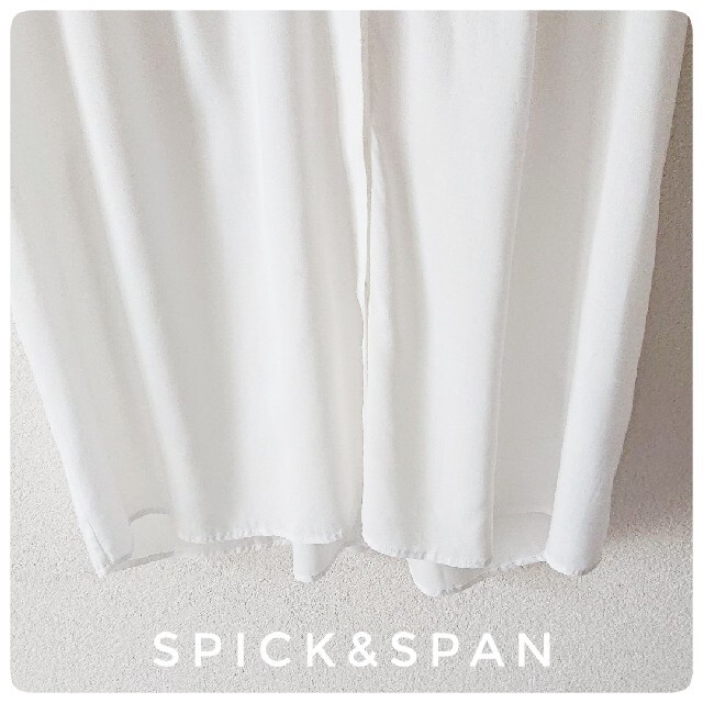 Spick & Span(スピックアンドスパン)のSpick&Span オフホワイト ドレープ デザイン ブラウス Fサイズ レディースのトップス(シャツ/ブラウス(半袖/袖なし))の商品写真