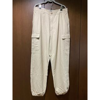 ユニクロ(UNIQLO)の☆新品☆ユニクロ ルーズフィットカーゴジョガーパンツ XL(ワークパンツ/カーゴパンツ)