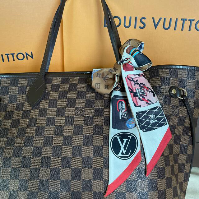 LOUIS VUITTON(ルイヴィトン)のルイヴィトン バンドーBB　トリビュート トゥ ツイスト レディースのファッション小物(バンダナ/スカーフ)の商品写真