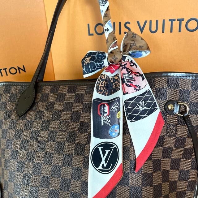 LOUIS VUITTON(ルイヴィトン)のルイヴィトン バンドーBB　トリビュート トゥ ツイスト レディースのファッション小物(バンダナ/スカーフ)の商品写真